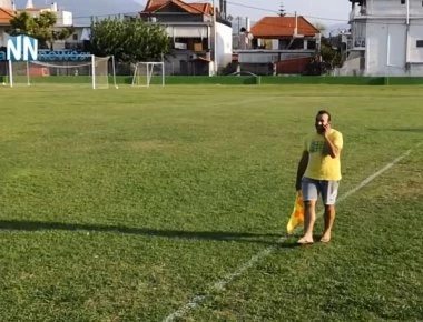 Βίντεο-έπος: Έλληνας επόπτης με… σαγιονάρα και κινητό!